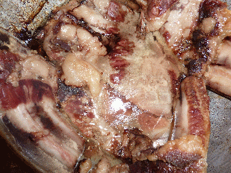 Ribs from raw to cooked in multiple steps, perhaps the most interesting aspect is seperating out the juice to be used later for something else
