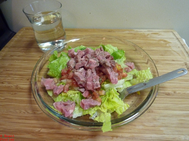 Finished dish, assembled salad, does not look like much, lots of meat and lettuce, it is what is for supper