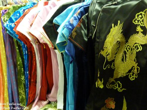 Honolulu, ChinaTown - Clothes Shopping, Silk Jackets & Robes - Highlight of Gold Dragon