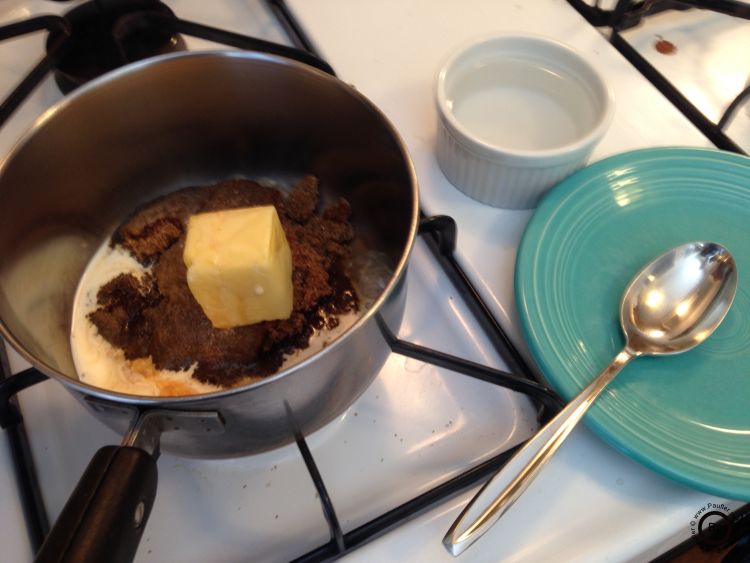 A pull back view, please note the handle of the spoon, placed close enough to the gas flame so it will eventually heat up, do not do this, white ceramic is for water, for the water drop test to tell when it is done