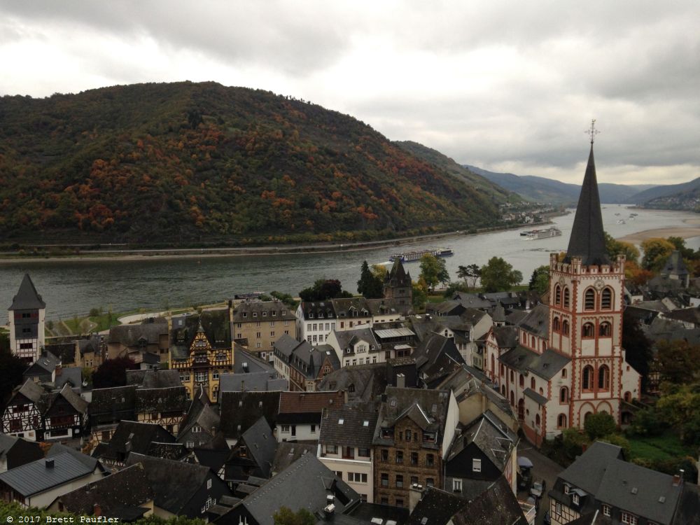 Forget the name of the town, I bought the lottery ticket here, in these three, we have a modern church, the old ruins, the town, and the river beyond, it is a very nice picturesque scene, which is likely why I took the photo